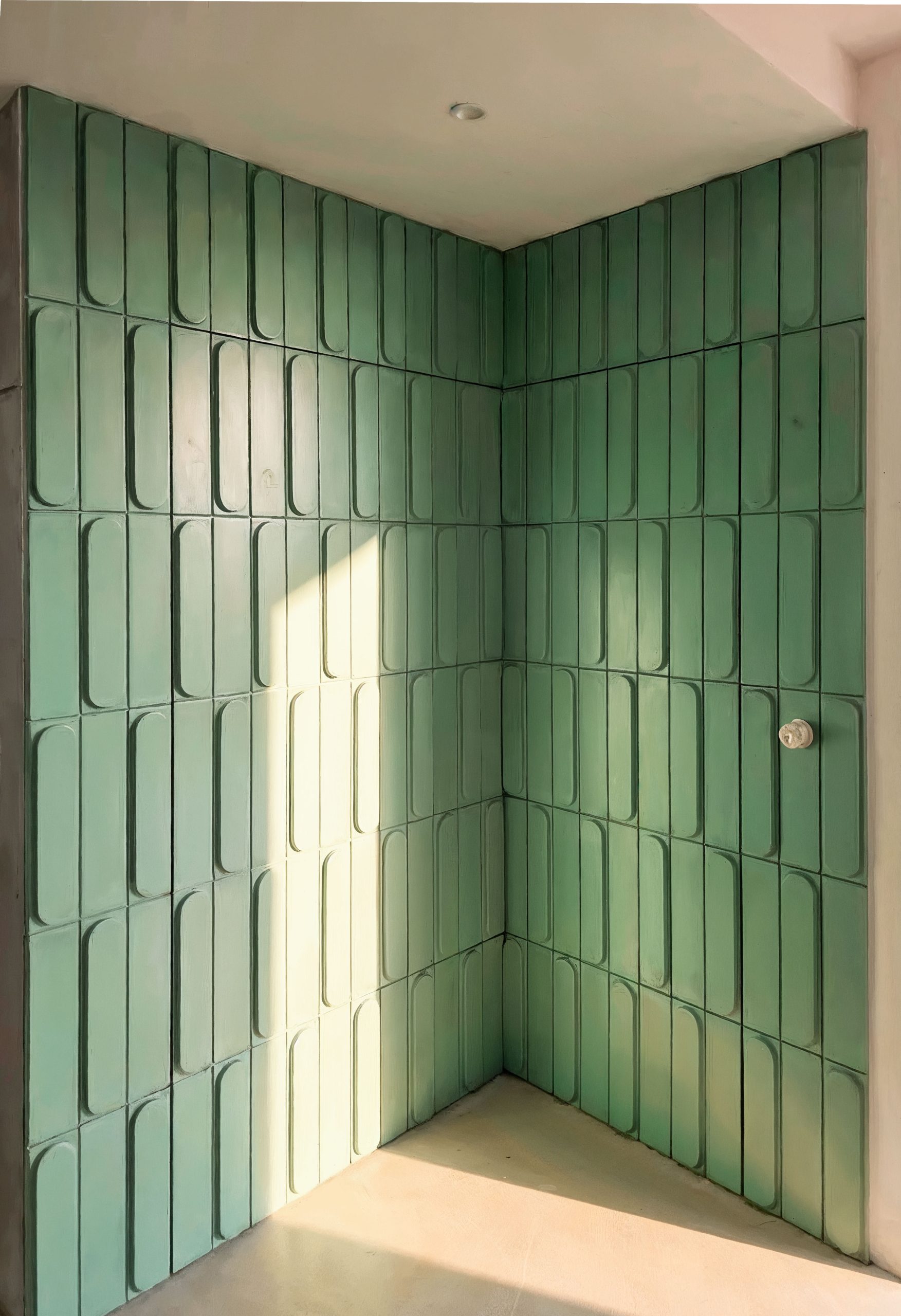 Panelado de madera en esquina con puertas ocultas