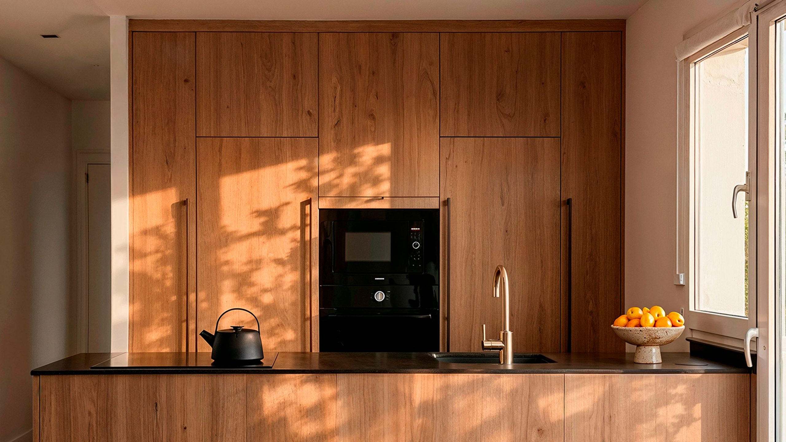 Cocina en madera natural a medida, Sevilla — Carindeco