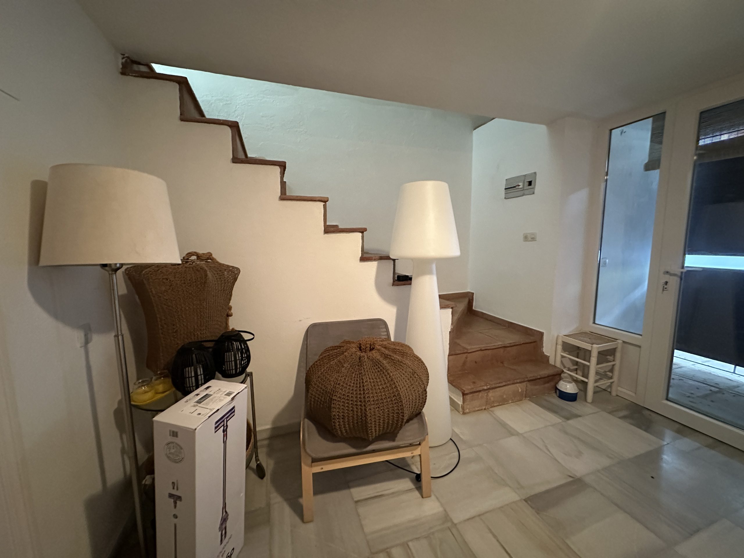 Puerta corredera de madera con solución de escalón (vista 3)