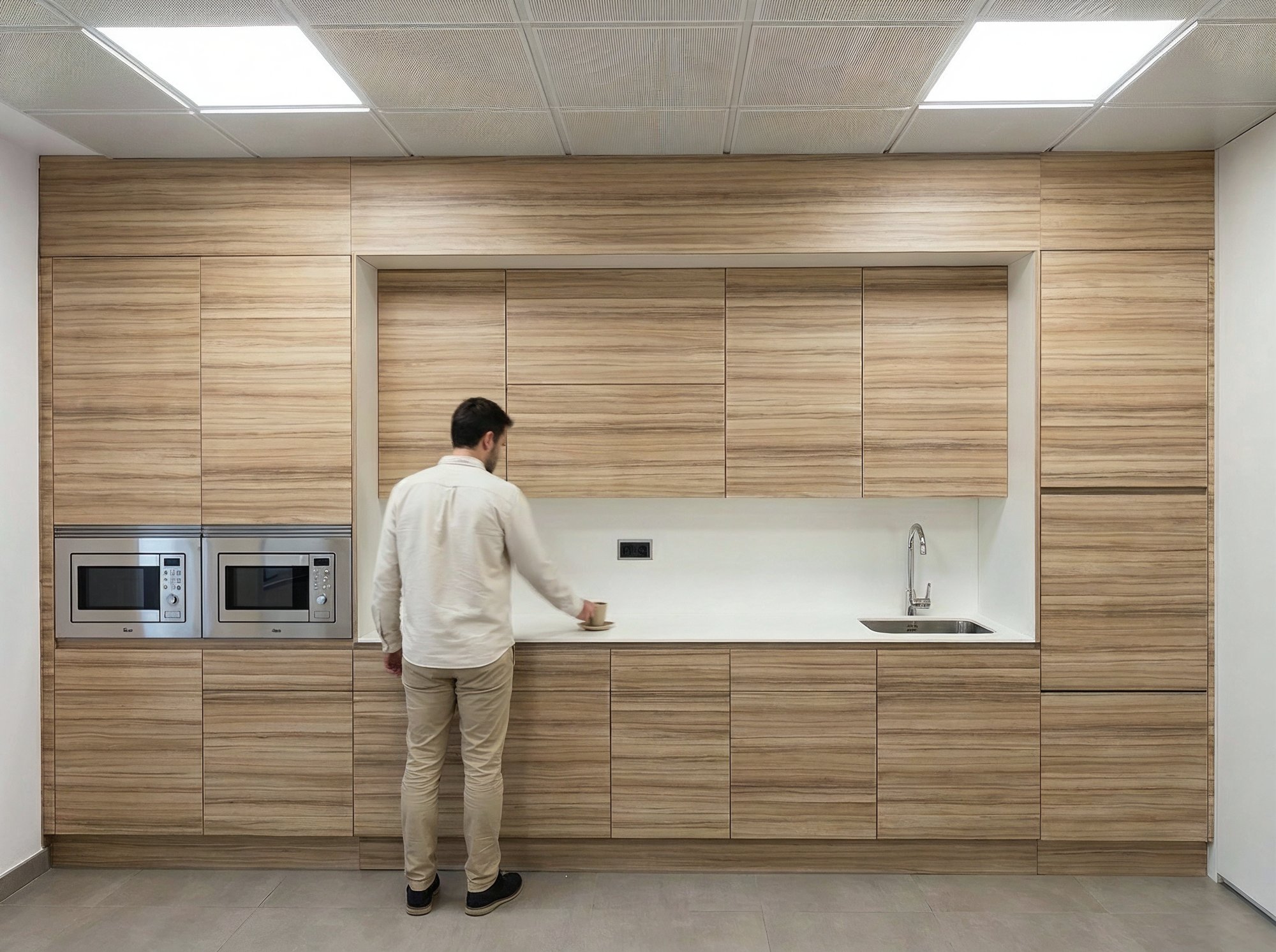 Cocina office a medida de pared completa con microondas integrados